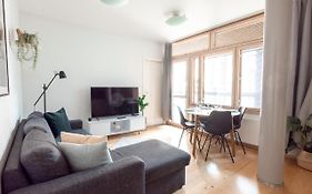 2Ndhomes Stylish 1Br Home With Balcony And Sauna In Kamppi Center